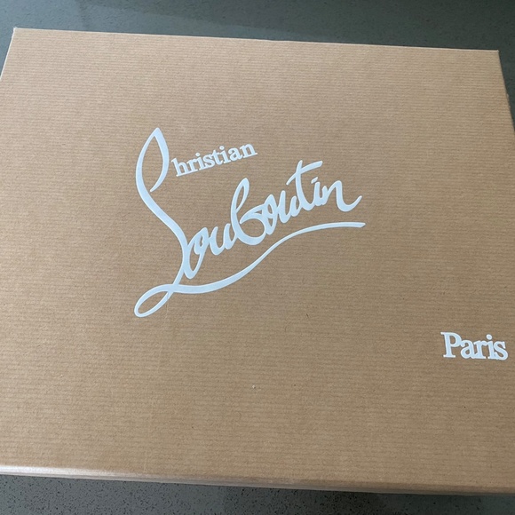 Christian Louboutin - Picture 6 of 6